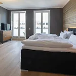 First Kompass Apartment *